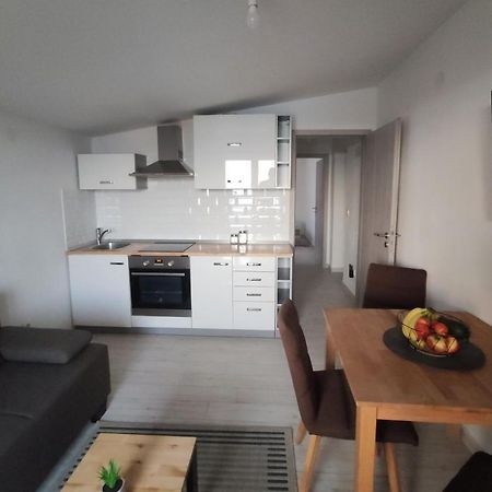Matej 3 Apartment Zadar Bagian luar foto