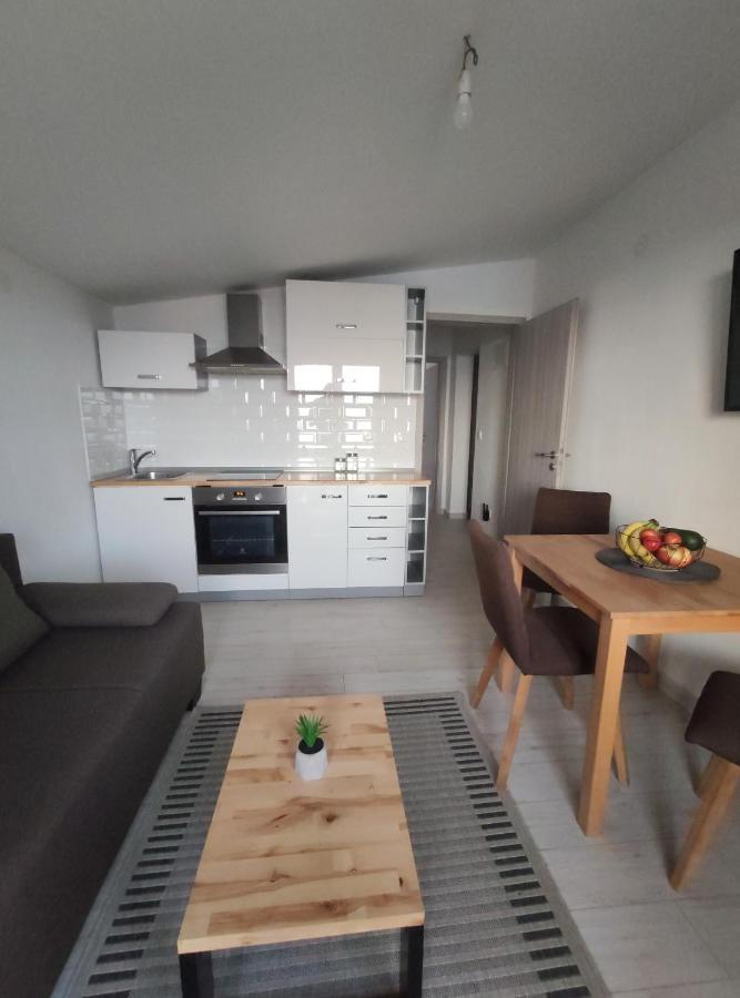 Matej 3 Apartment Zadar Bagian luar foto