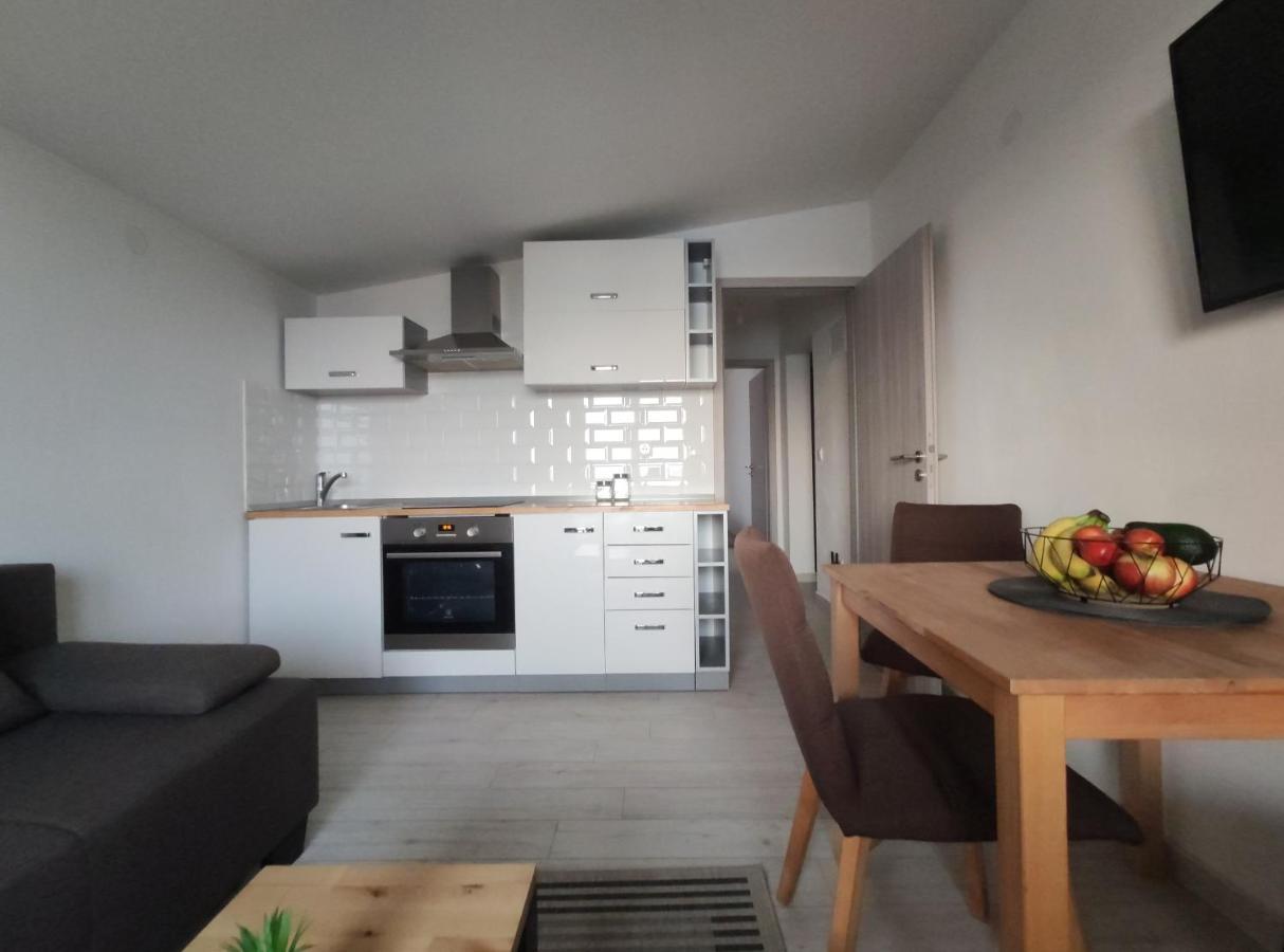 Matej 3 Apartment Zadar Bagian luar foto